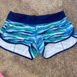 Lululemon Speed Up Shorts 2.5